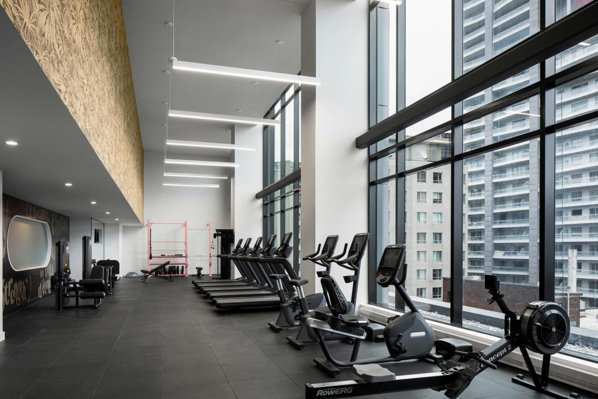 Honeyrose Hotel, Montreal, A Tribute Portfolio Hotel Экстерьер фото The gym at The Collective Old Oak